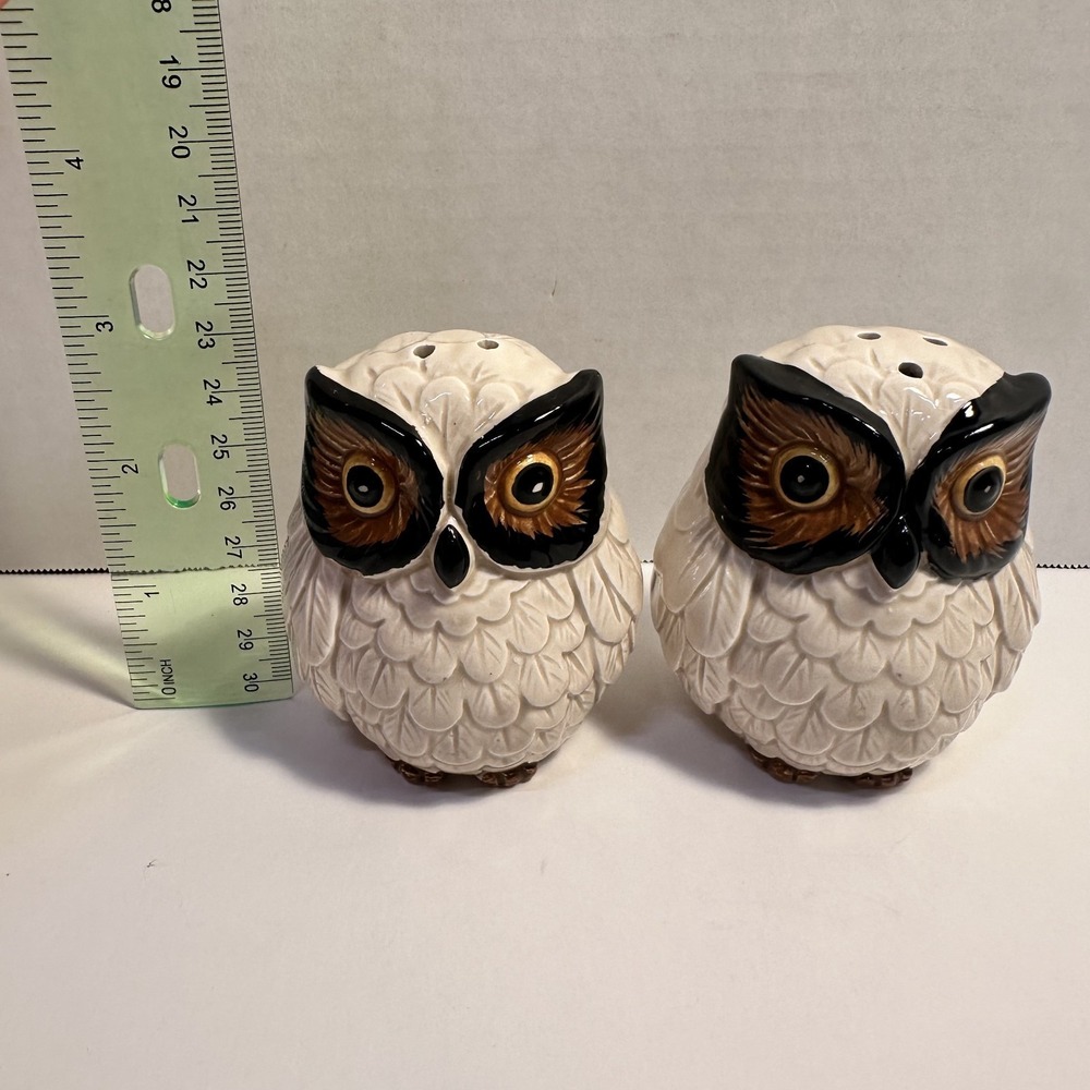 Vintage Hand painted OMC Japan Owl Salt Pepper Shakers Ceramic White Brown Pair